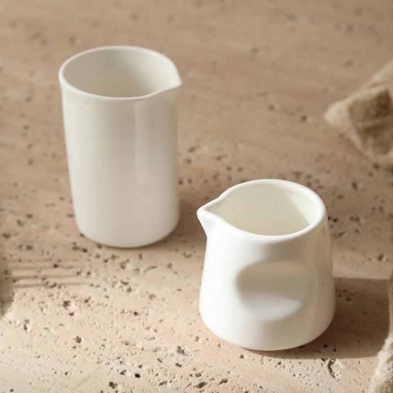 Needle Nosed Cups White Ceramic Milk Jar Coffee Milks Cup Milk Jug Saucepan Sauce Cup Coffeeware Milks Pot Seasoning Pots
