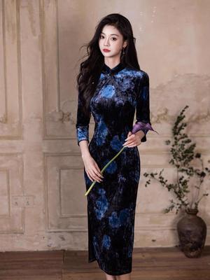 Modern Retro Velvet Cheongsam: Autumn High-End Sleeveless Slimming Dress