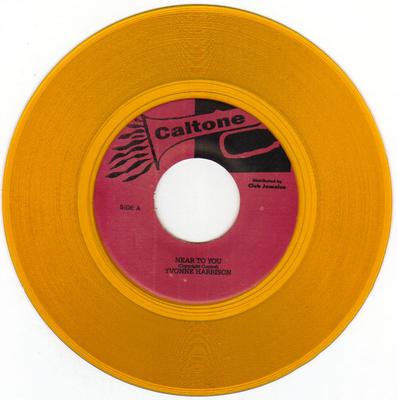 7-Zoll-Schallplatte YVONNE HARRISON / CLAUDETTE THOMAS - Near To You / Roses Are Red keine Caltone 2010 Jamaika Reggae, Ska & Dub Gebraucht