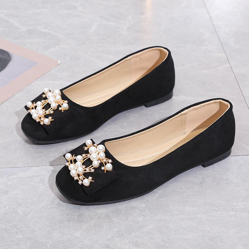 2025 Spring and Autumn New Single Shoes Women's Versatile Square Head Flat-soled Doudou Shoes Wedding Shallow Mouth Xiuhe Shoes Antique Women's Shoes