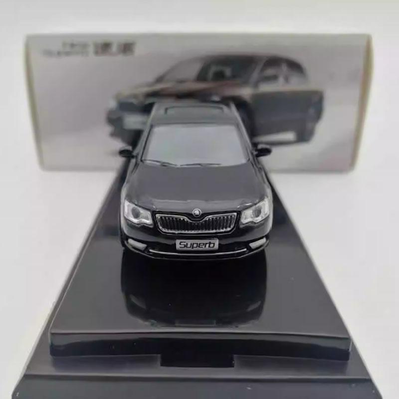 cycr3 Diecast Alloy 1/64 Skoda New Superb 30th Anniversary Edition Set Gift Box Dark Brown Car Model For Collection& Display & Gift