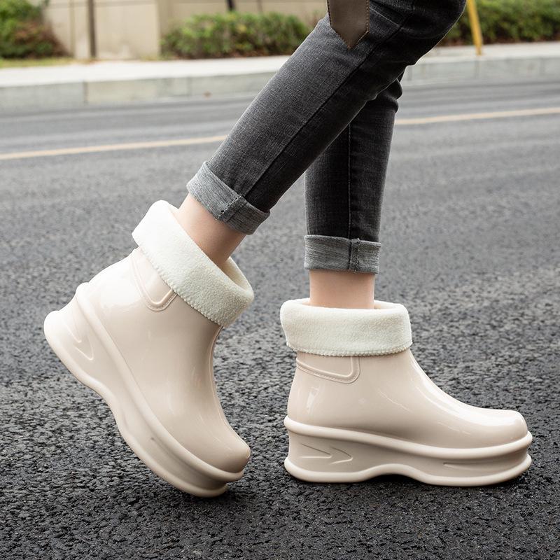 New Women's Plus Velvet Warm Mid-Calf Waterproof Rain Boots - Fashionable Outdoor Rubber Work Shoes