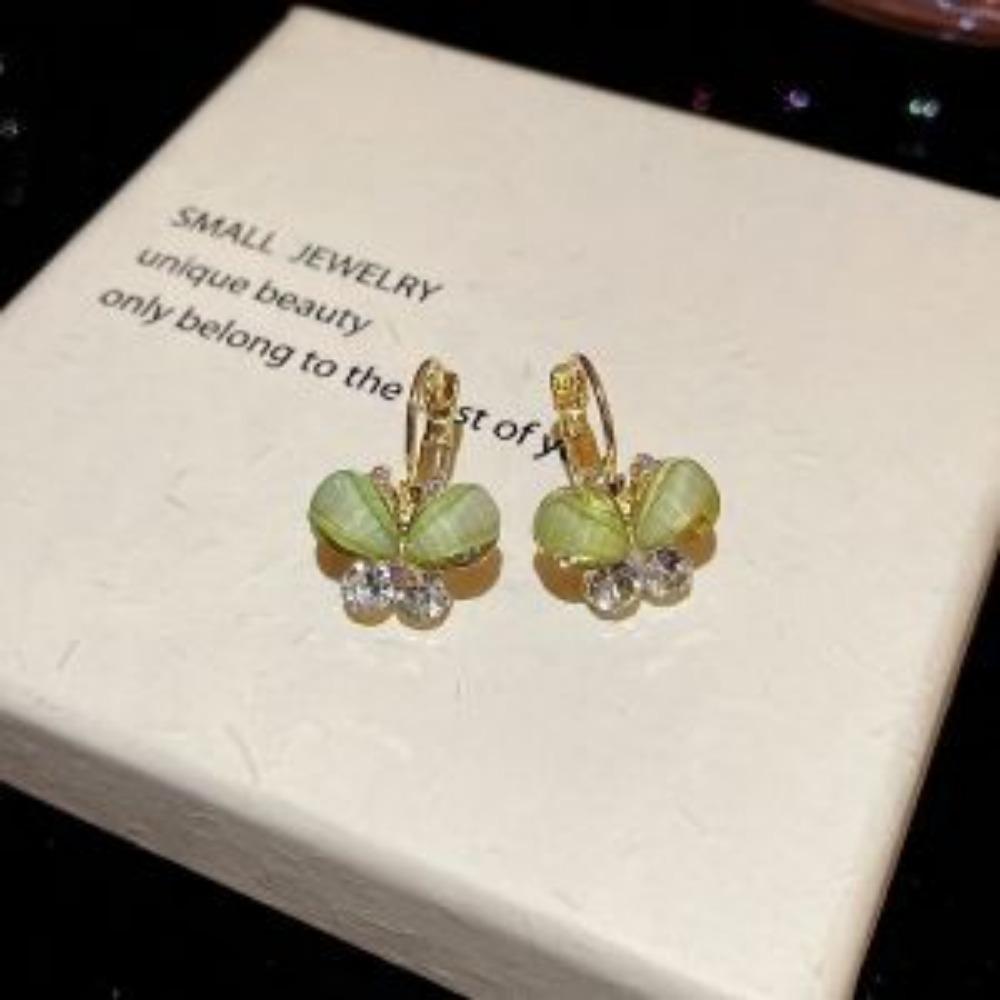 

Серьги-пусеты с цирконом, жемчугом и бабочкой в геометрическом стиле, европейские и американские, преувеличенные, высококлассные, темпераментные, серьги в стиле легкой роскоши