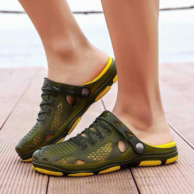 Fashion 2025 Men's Sandals Handmade Summer Shoes for Men Rubber Soft Garden Water Shoes Big Size Man Beach Flat Sandals Slippers X14