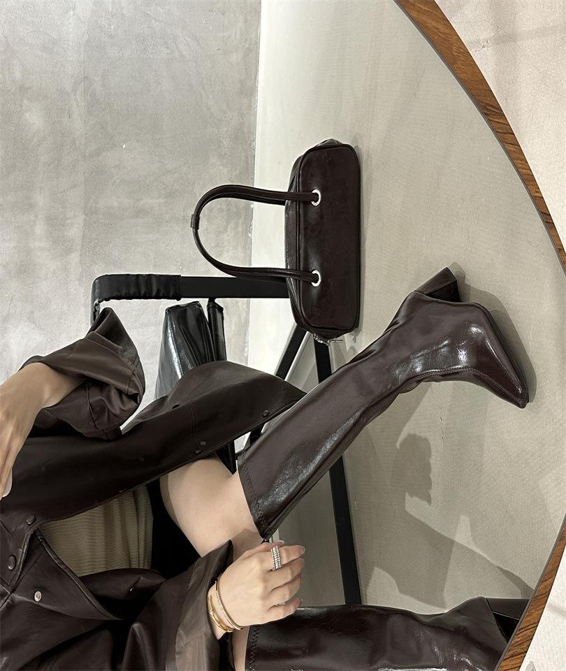 2025 new autumn and winter French beautiful fashion boots thin boots retro thick heel short boots pointed temperament versatile short boots