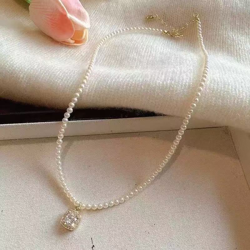 Женское ожерелье с подвеской в виде сахара на ключицу