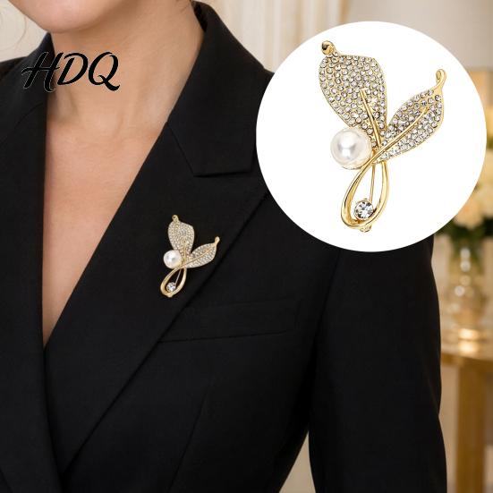 Elegant Leaf Brooch Pearl Brooch Rhinestone Decor with Strong Buckle Design Lapel Pin Fine Electroplating Sturdy Alloy Versatile for Coats And Bags