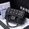 New Xiaoxiangfeng Diamond Grid Chain Bag, Internet Famous and Western-style Pyramid Embroidered Single Shoulder Hand-held Small Square Bag