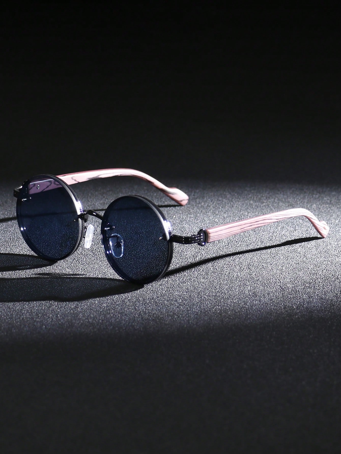 

1 pair of men s metal round sunglasses with faux wood grain temples, fashionable eyewear чёрный
