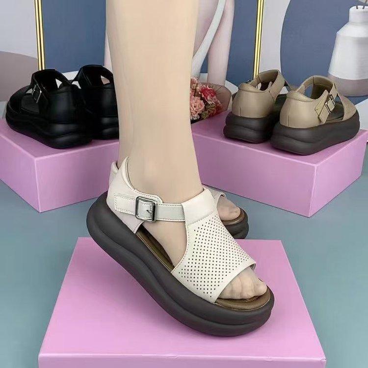 

Exploding muffin thick-soled summer outer wear fashionable versatile fish mouth hollow women s casual sandals 35 білий