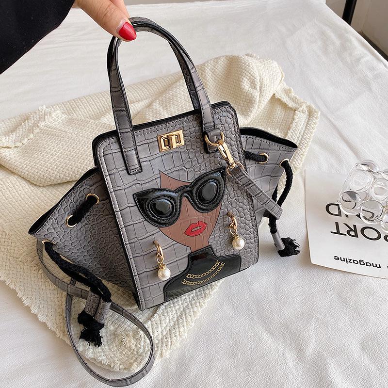 

2022 Stone Pattern Girls Messenger Bag with Pearl Rivets & Glasses Shoulder Strap темно-сірий