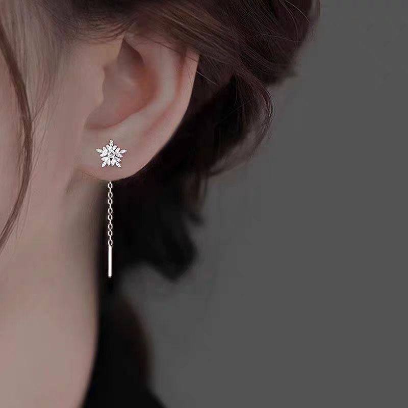 2025 New Snowflake Tassel Dangle Earrings: Light Luxury Christmas Ear Jewelry for Women