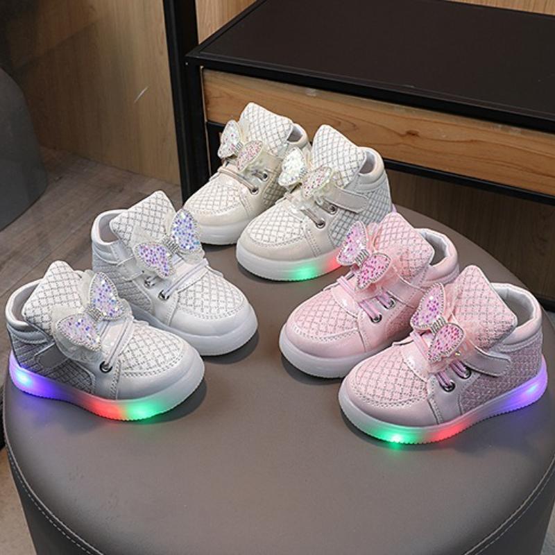 Fashion Girls Shoes Spring New Kids LED Light Shoe Soft Soled Lightweight Girl Casual Shoes Anti Slip Child Sports Shoes