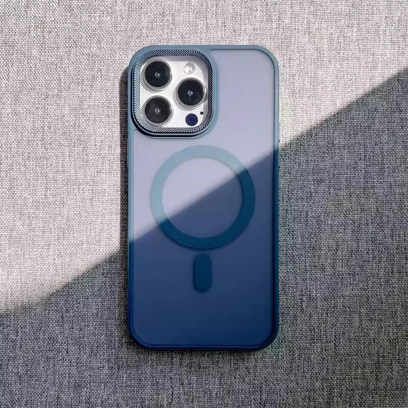Applicable To IPhone17 Skin sensitive Magnetic Suction Mobile Phone Case Metal Pattern Lens Apple 16 ProMax Anti Fall 15 Protective Case