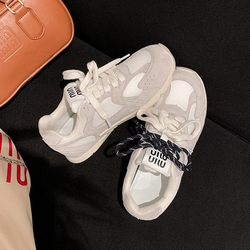 Hroznová matka stejná 2025 nové retro šněrovací všestranné prodyšné kožené ležérní sportovní tréninkové boty Forrest Gump dámské