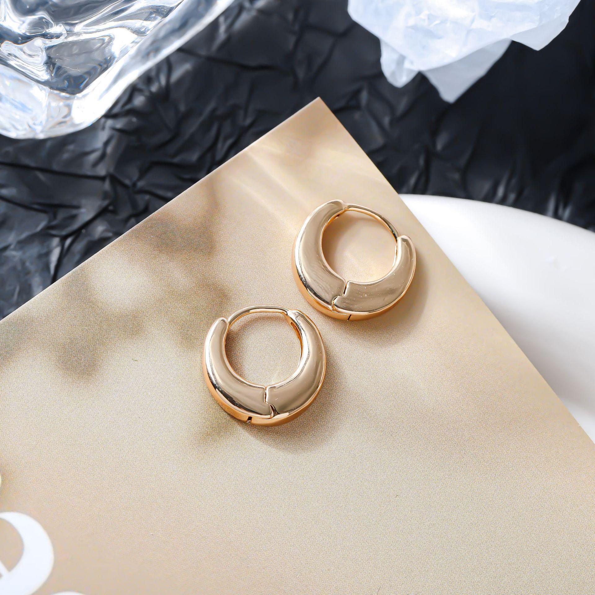 Trendy European Metal Round Earrings: Stylish, Versatile, High-Class Design for Men and Women