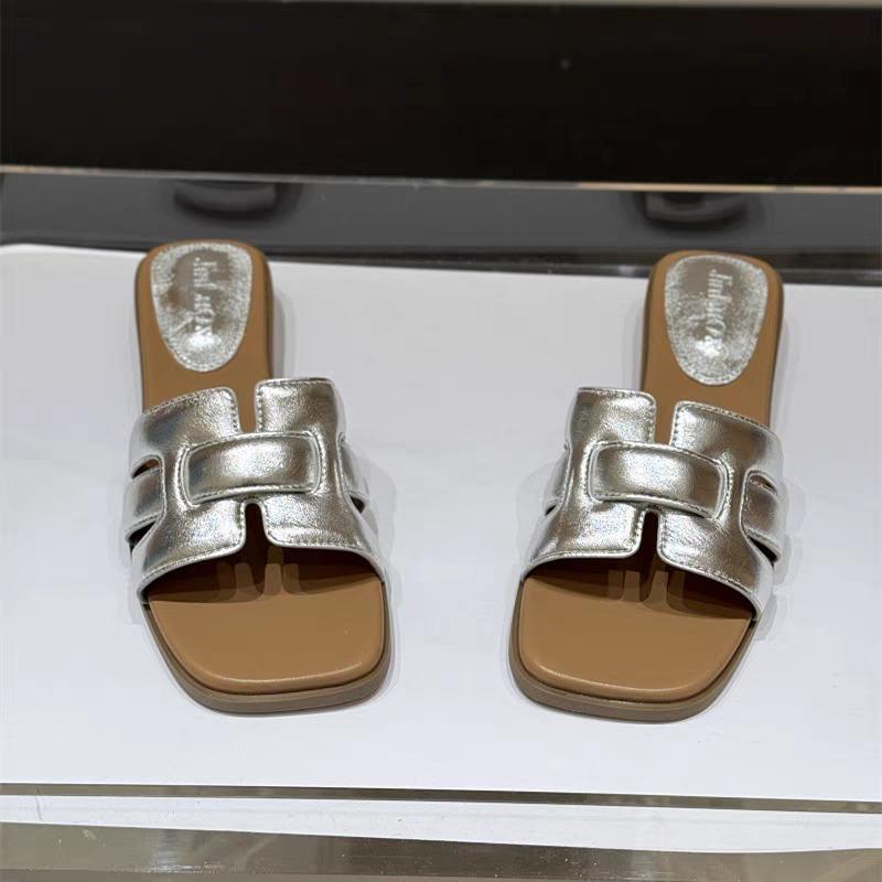 Fashion French Low-heeled Flip-flops for Women To Wear In Summer 2025, Paired with A Skirt for A Stylish and Elegant Woven Flip-flops