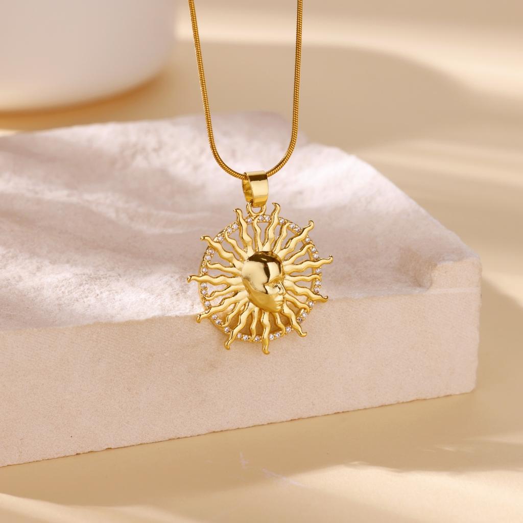 Stainless Steel Sun Pendant Necklace for Women Fashion Gold Color Zircon Charm Chain Necklaces Trendy Aesthetic Jewelry Gift