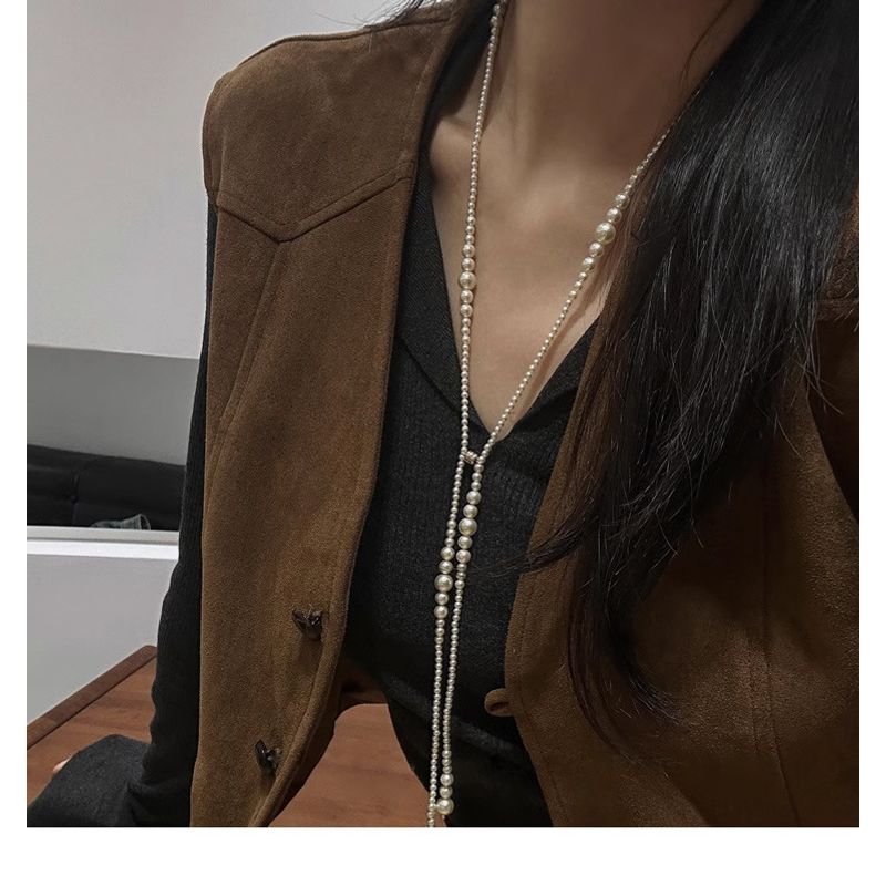 

Fall and Winter Strong Light Gradient Sweater Chain Shijia Female Pearl White