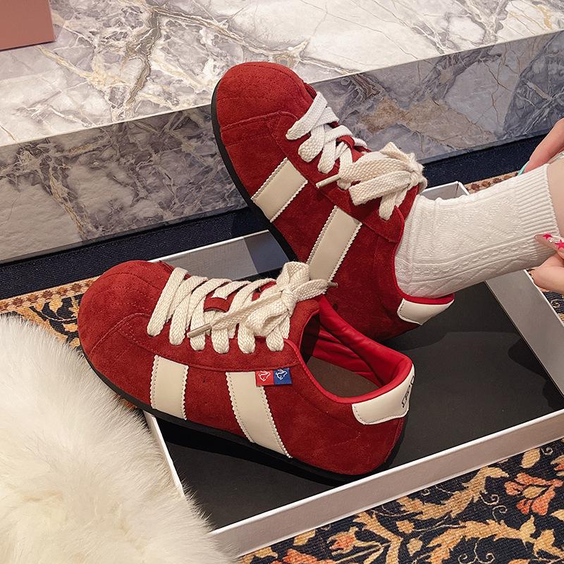 

2025 autumn new retro color matching German training shoes women s lace-up round head casual board shoes flat-soled Forrest Gump shoes ugly cute shoes 35 красный