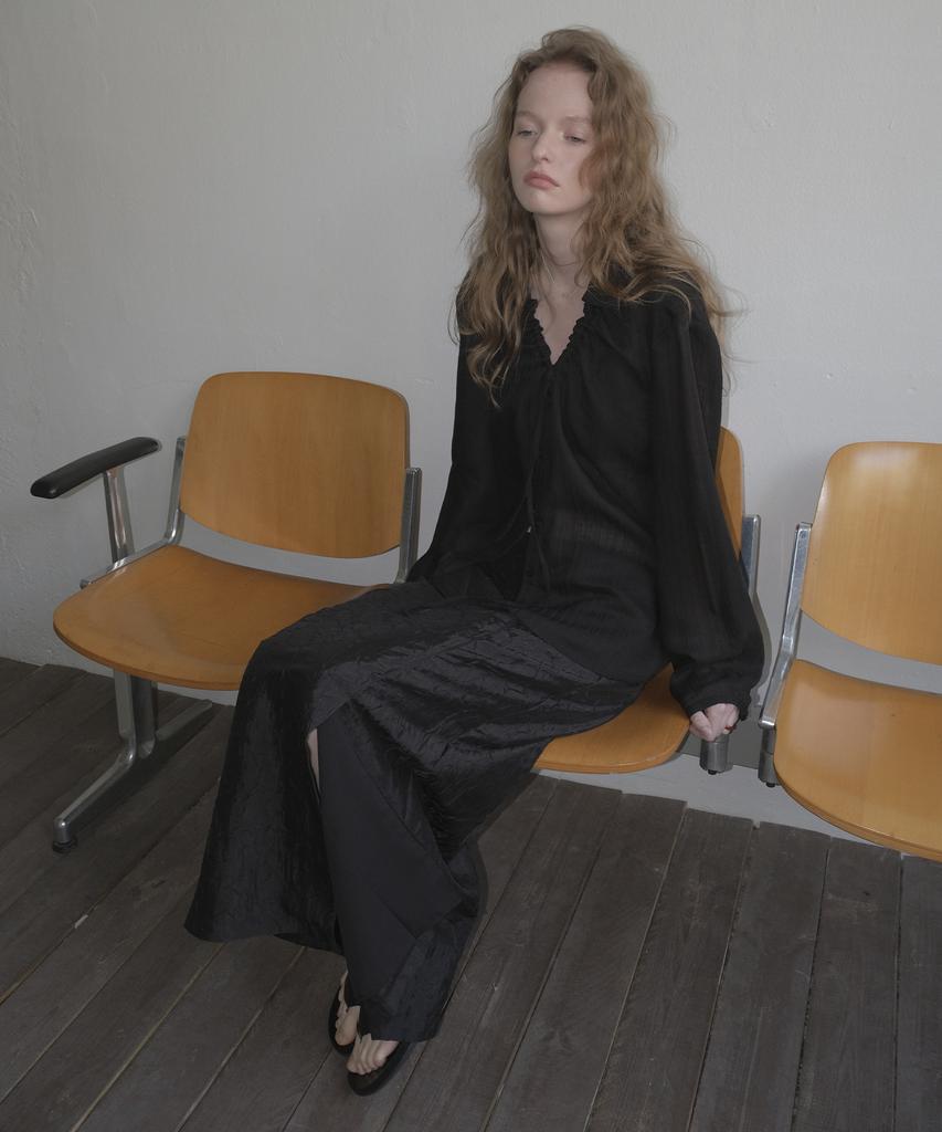 Mosyupamosyu Tie Shirring Blouse [Black]
