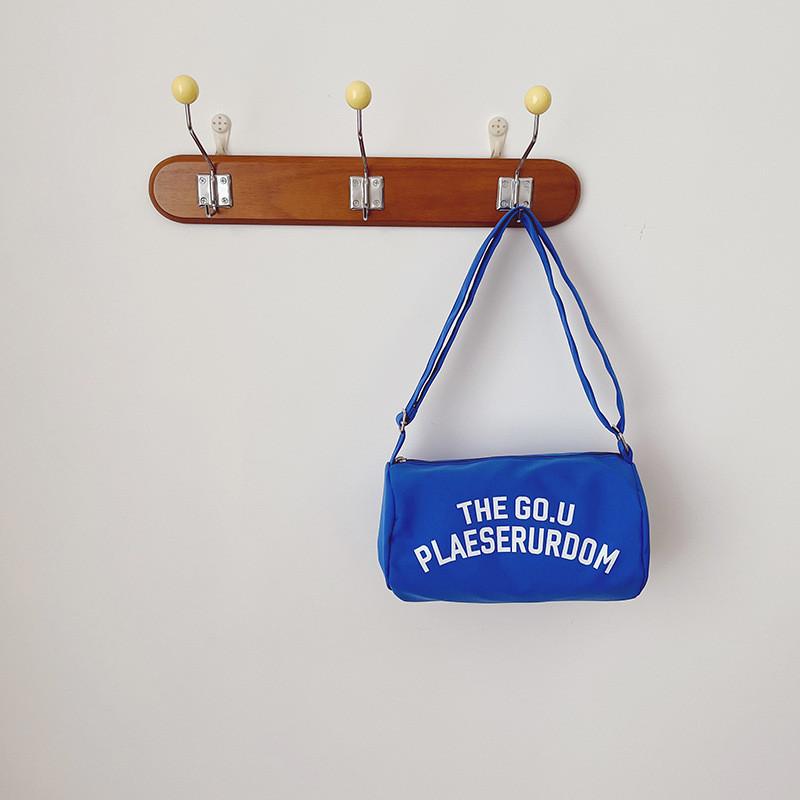 Modern Fashionable Kids Canvas Bag Cool Boys Letter Print Slouchy Crossbody 5l Capacity