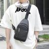 The neutral shoulder bag for men and women is suitable for travel and has multi-functional features.