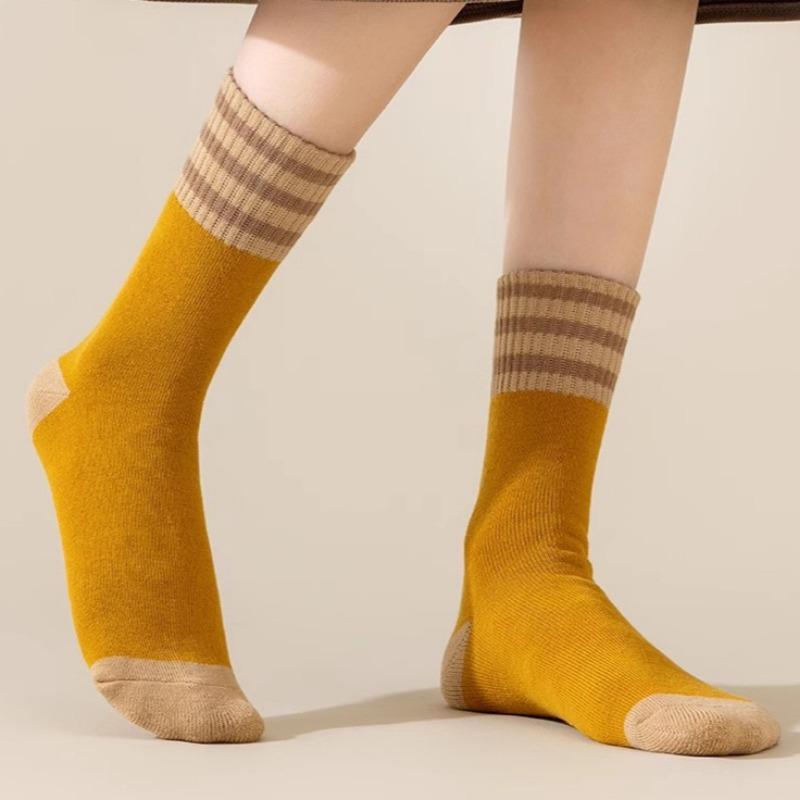 Women's Mid-tube Socks Autumn and Winter Long Socks Terry Socks Winter Plus Velvet Thick Warm Cotton Socks