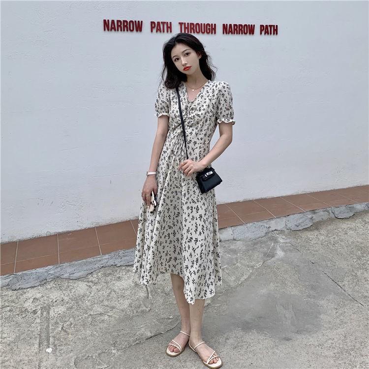 2024 Elegant Floral Midi Dress: Slimming A-Line with Waist-Cinched, Tummy-Concealing Design