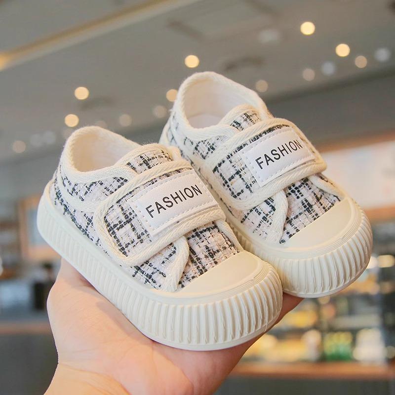 

Весняно-осіннє дитяче парусинове взуття, туфлі для дівчаток, маленьке дитяче взуття, м яка підошва, маленький духмяний вітер, дитяче взуття, низький верх 32 чорний