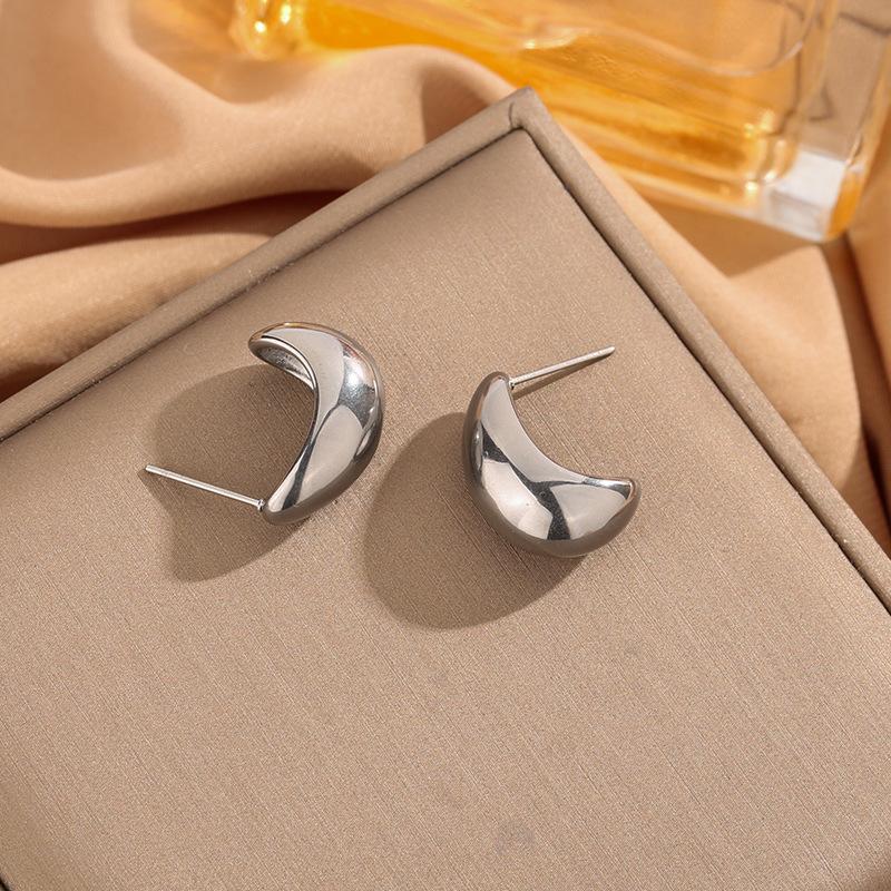 The New Classic Copper Alloy Smooth Metal Earrings Are Suitable for Women's Fashion, Korean Jewelry Temperament, and Daily Wear By Girls