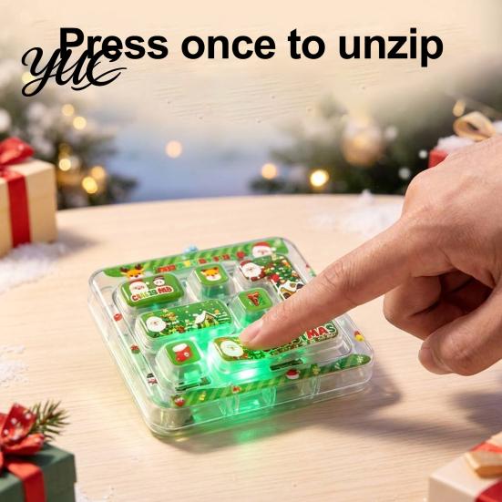 Interactive Plastic Toy Christmas 7-Key Fidget Keyboard Keychain, Light Up Mini Game Toy, Portable Educational Sensory Tool Stress Relief Stocking