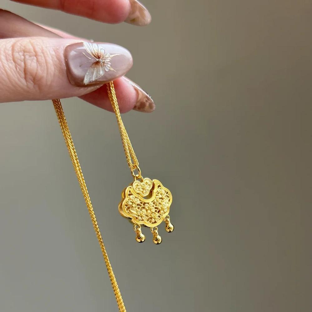 

Vintage Sand Gold Necklace Ancient Engraved Double Fish Koi Lock Pendant Longevity Locket Women Retro Sweater Chain
