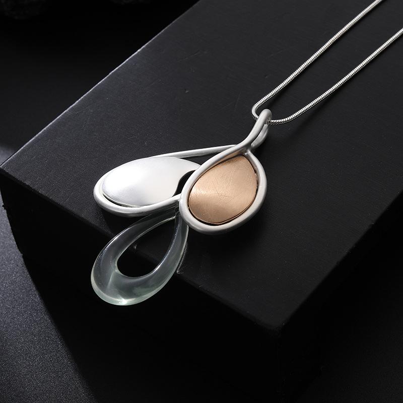 Pendant Necklace Niche Premium Women S Retro Versatile Sweater Chain Alloy