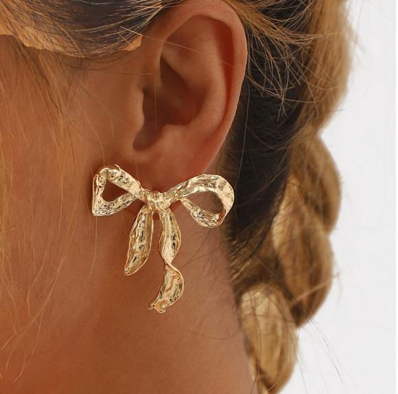 Exaggerate Personality Geometry Liquid Metal Irregular Fold Flowers Stud Earrings for Women Fashion Party Jewelry Accessory Gift