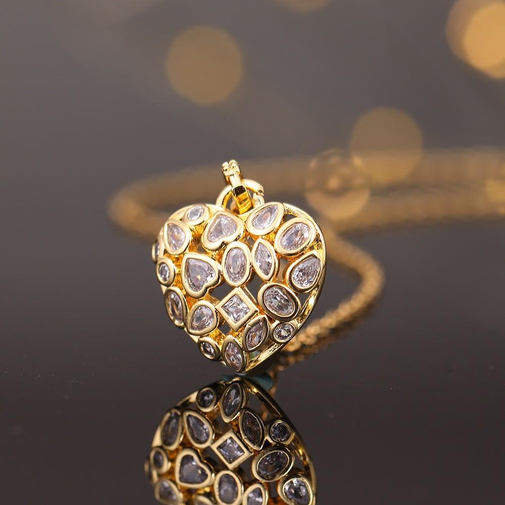 Metal Heart Crown Collarbone Necklace Hip Hop Pendant Necklace For Women Luxury Chain Accessory