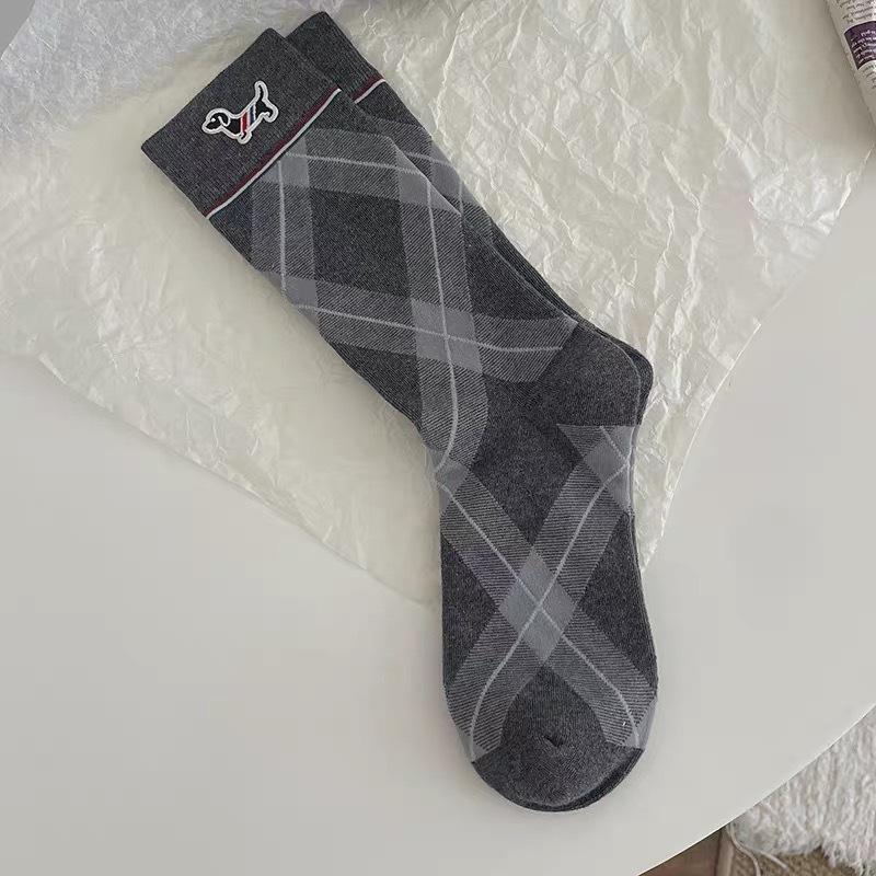 Ladies Fall Fashion New New Embroidered Puppy Bow Mid Tube Socks