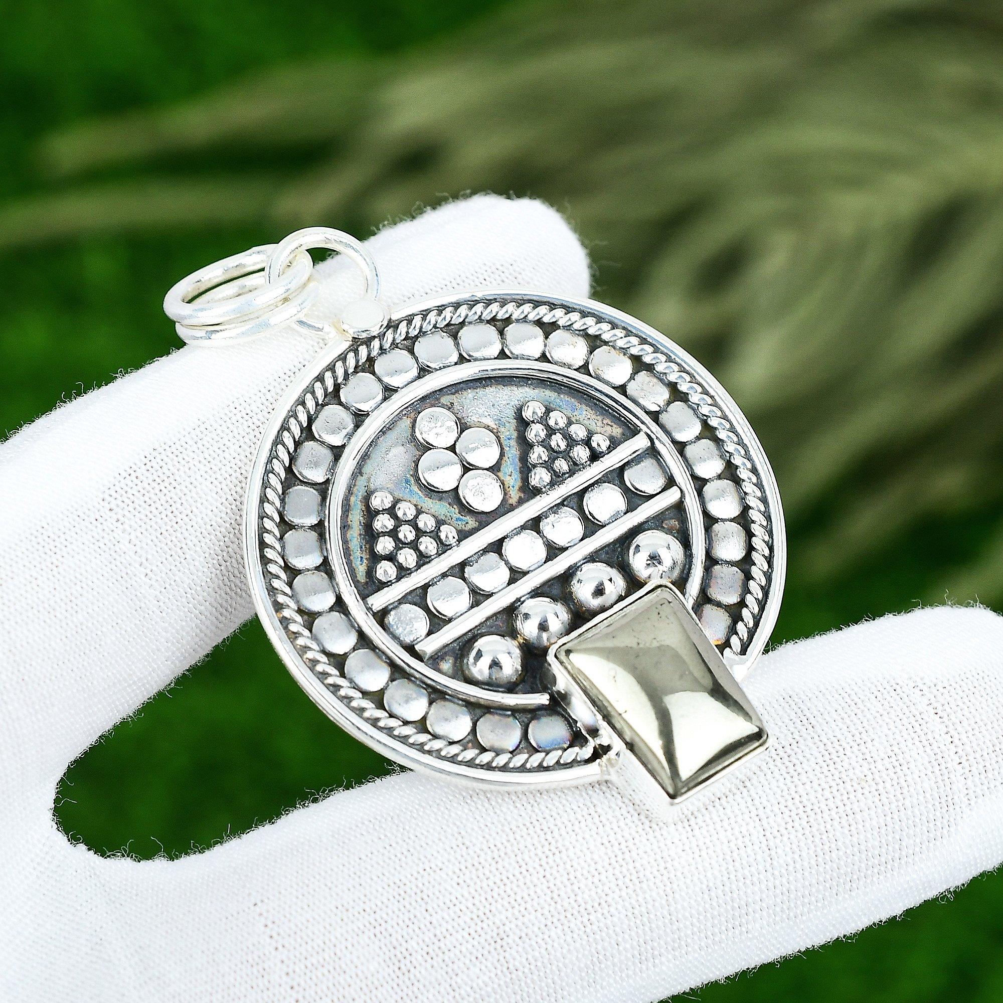 

Сделка ко Дню памяти Подвеска ручной работы из стерлингового серебра с сияющим пиритом