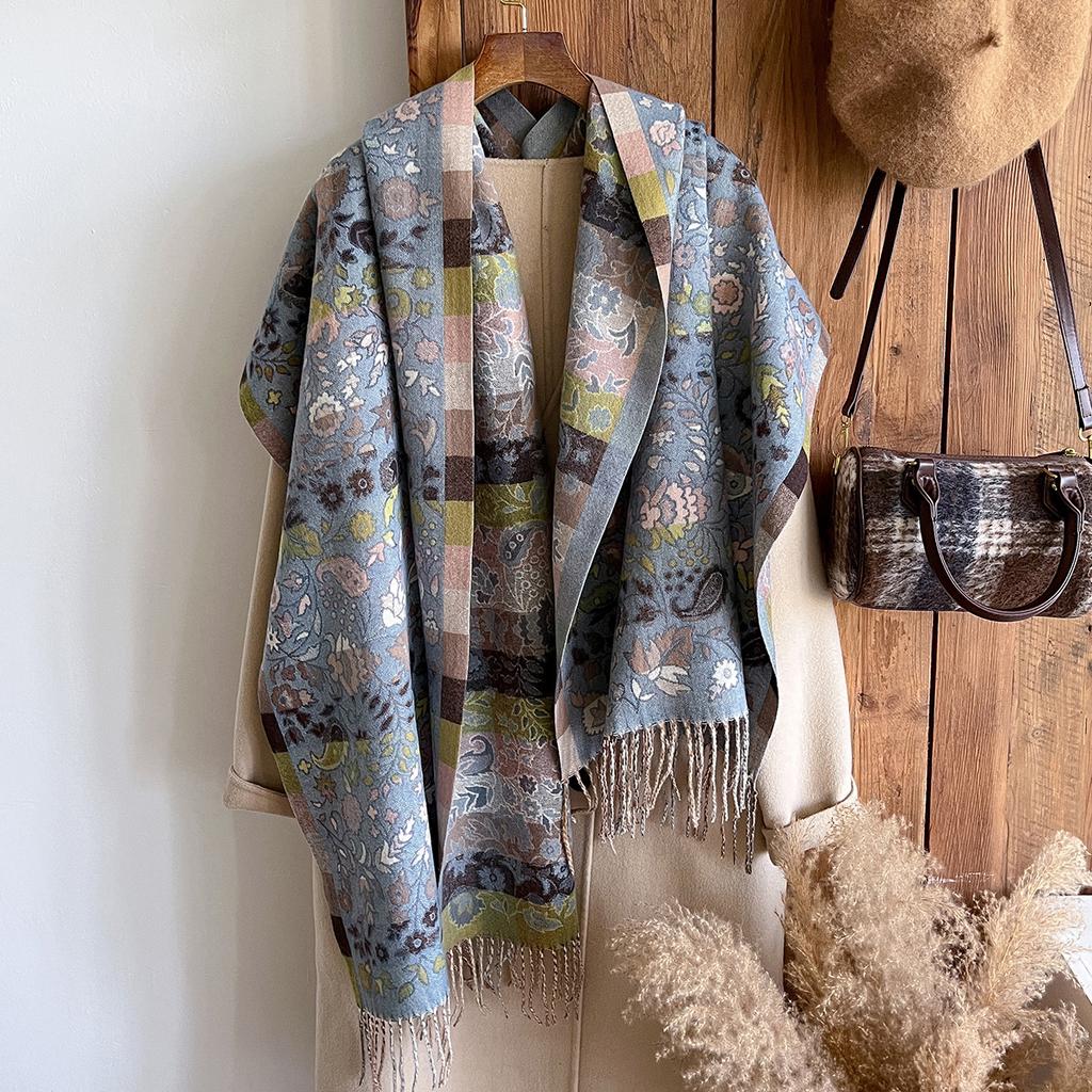 Ethnischer Stil Retro Kontrastfarbe Karomuster Blume Schal Damen vielseitige Quaste Imitation Kaschmir Schal mit hochwertigem Außenmaterial