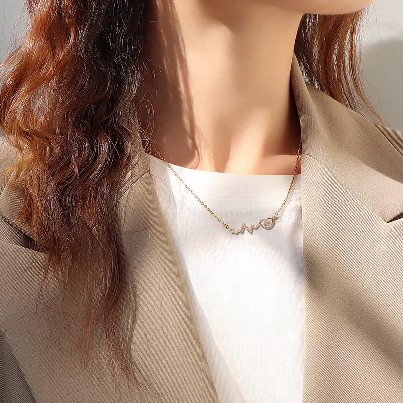 2025 Women's High-End Titanium Steel Lightning Pendant Necklace – Light Luxury Clavicle Chain for Sweaters