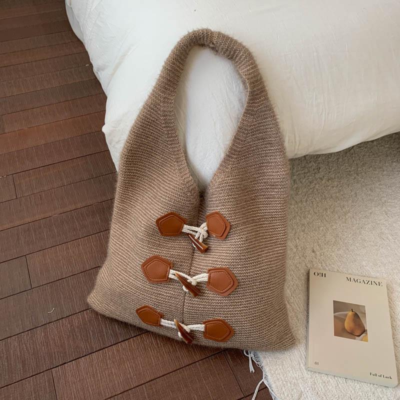 

Casual large-capacity knitted bag autumn and winter new commuter women s shoulder bag simple bag