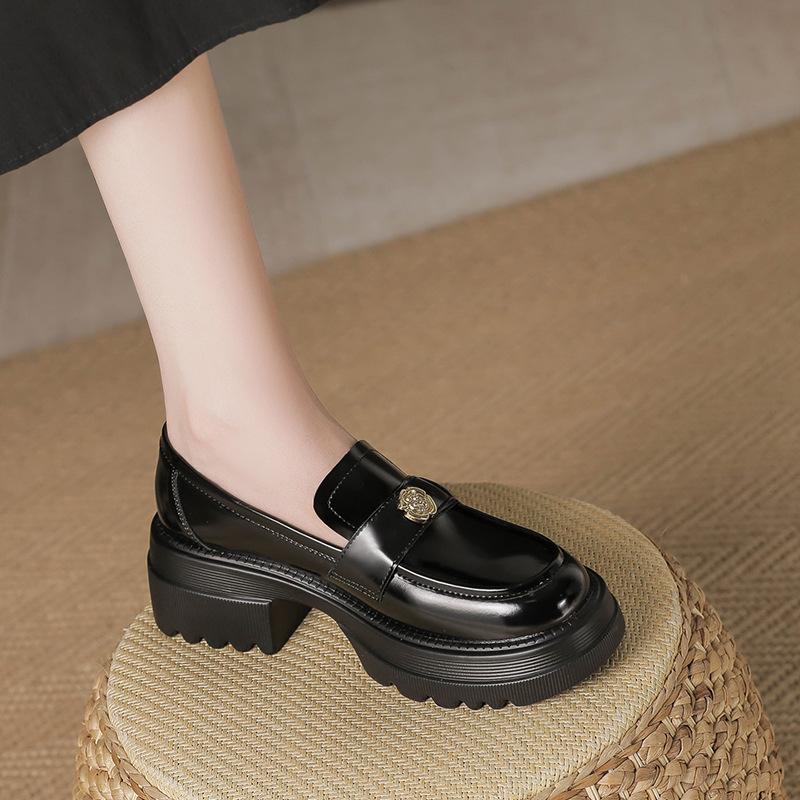 

Туфли на плоской подошве из натуральной кожи Yuexinwang для женской обуви Huizhou, виноградная мать, те же туфли имеют толстую подошву, чтобы увеличить высоту универсальной британской обуви 34 чёрный