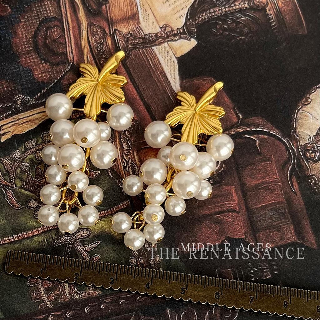 French Retro Court Style Handmade Glass Pearl Fringed Earrings Gentle Temperament Grape Leaf Design Earrings