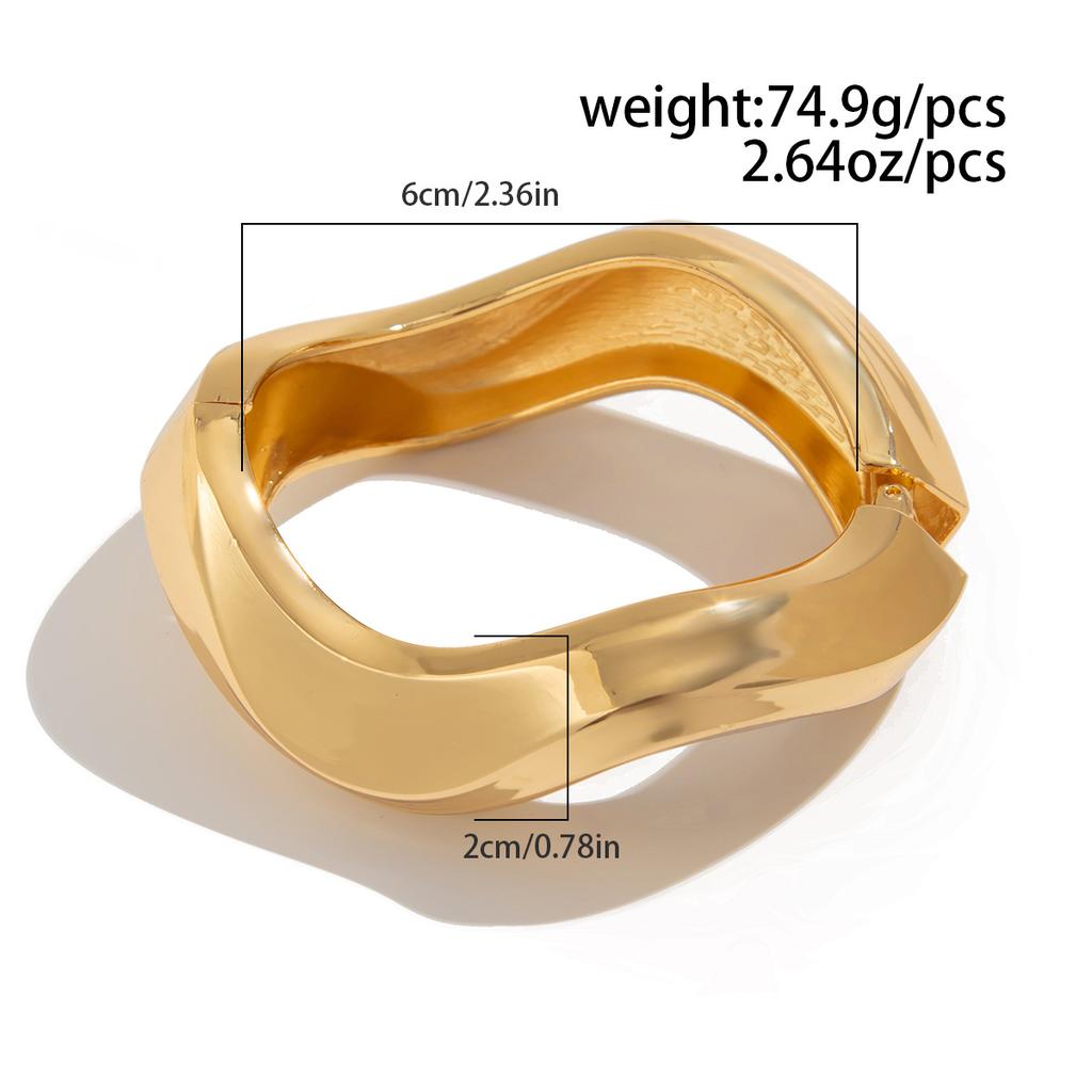 Design Sense, Fashion Trend, Metal Smooth Water Drop Hug Bracelet, Irregular Imitation Pearl Jewelry