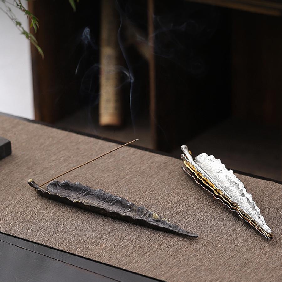 Blattförmiger Räucherstäbchenhalter aus Zinklegierung Brenner zur Entspannung Metall Desktop Deko Räucherstäbchenhalter Elegant Aromatherapie