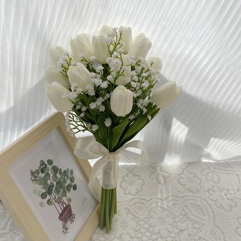 Hochzeitsstrauß im koreanischen Stil: Künstliche Tulpenblumen für die Braut, Ideal für Hochzeitsdekoration & Fotos.