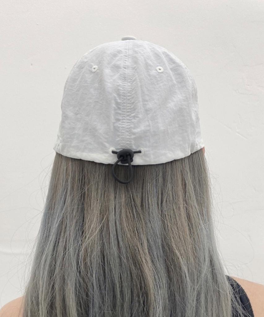 Tueseupis Nylon Logo String Waterproof Ball Cap (White)