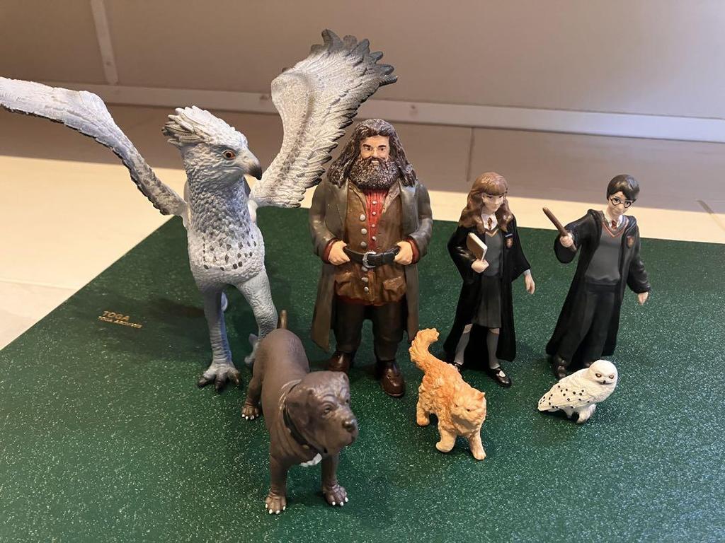 [USED] Harry Potter overseas figures