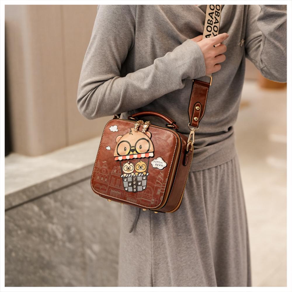 Sac Bandoulière Mignon avec Imprimé d'Ours pour Femmes Style Décontracté Bandoulière Réglable Fermeture Éclair Doublure en Polyester Design Ludique avec Personnage de Dessin Animé