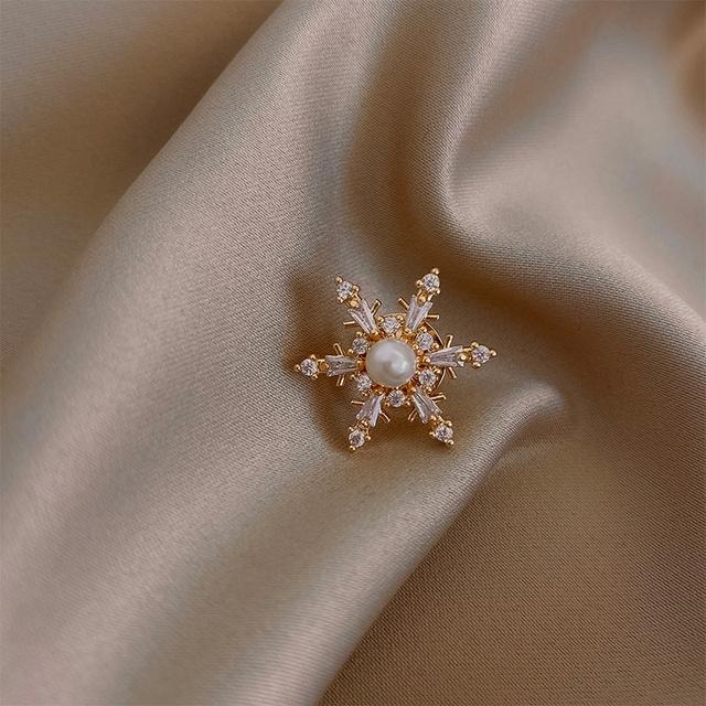 

Classic Vintage Cat S Eye Zirconpearl Pin For Girls Brooch Flower Kitten Star Snowflake AccessoriesVintage Jewelry